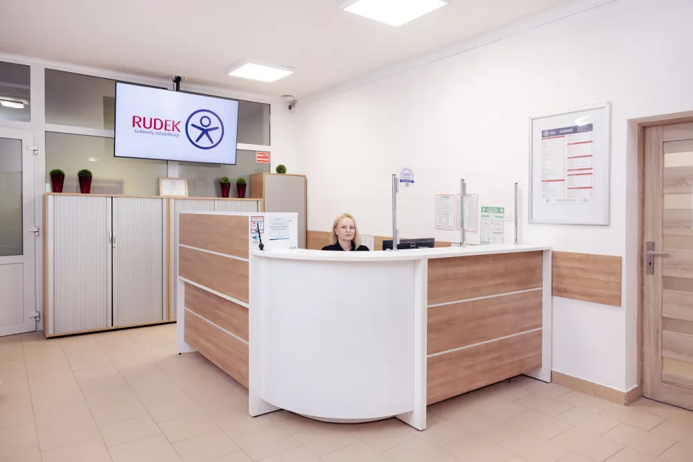 Recepcja gabinetu rehabilitacji przy ulicy Rejtana